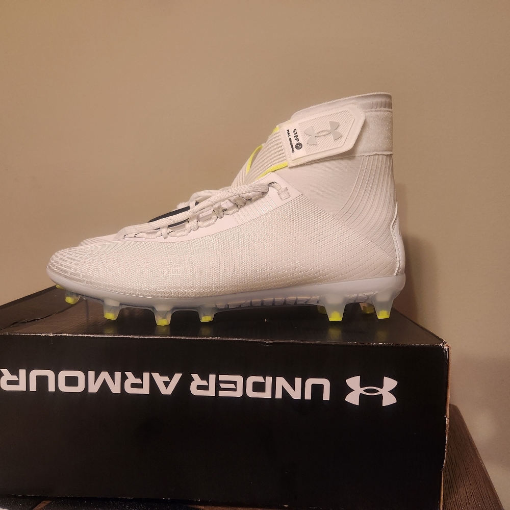SOOOOLLDDD!!  MENS UNDER ARMOUR HIGHLIGHT MC FOOTBALL CLEATS